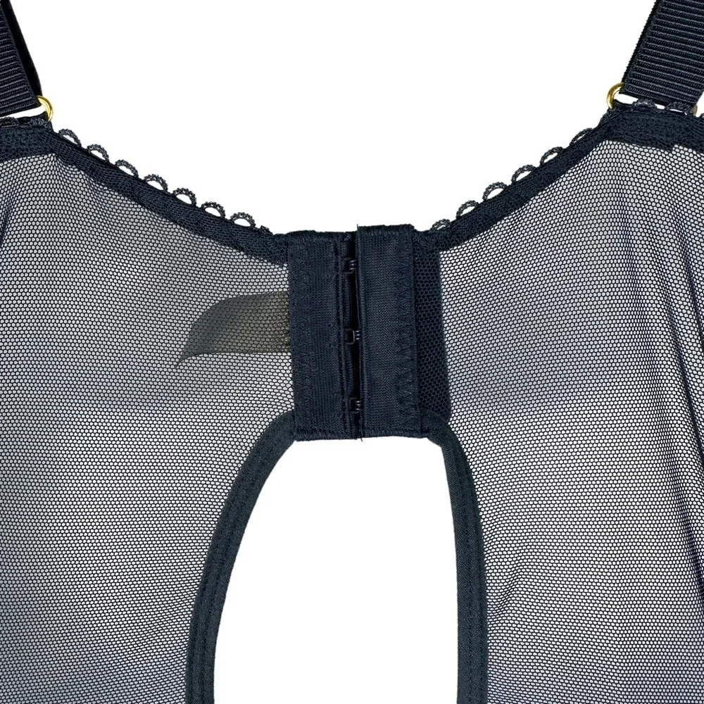Daisy Fuentes flirty mesh